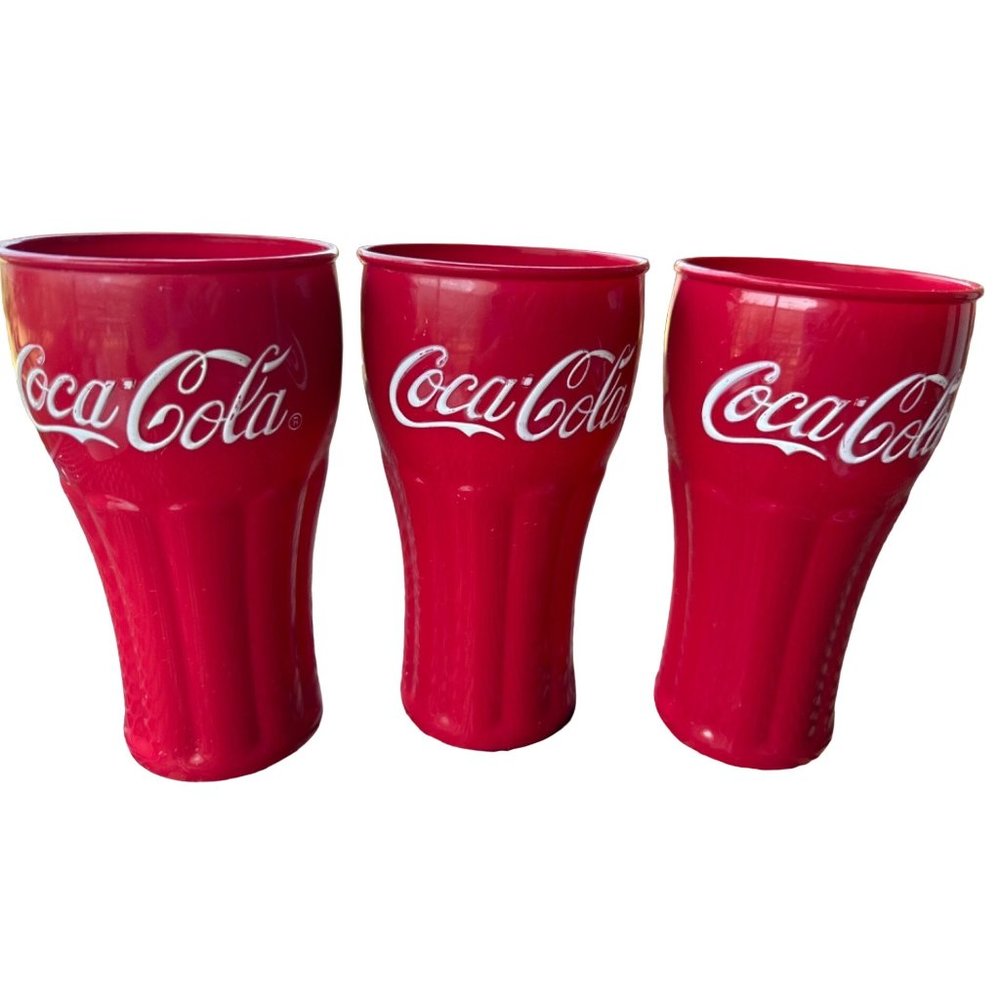 Coca-Coca Classic Red White Plastic 20 oz. Tumblers 7" Tall 3 pc. Set